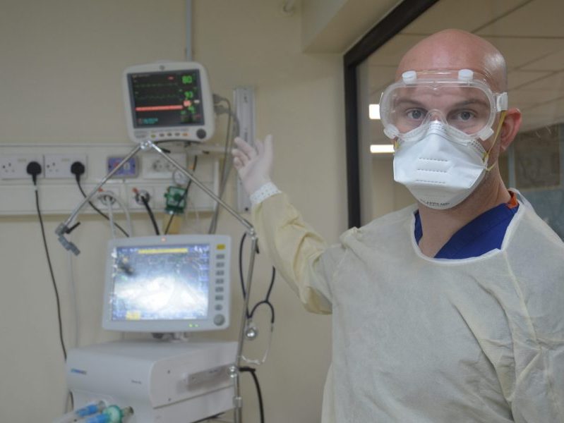 UK EMT ICU training at Bouar Hospital, Lebanon.